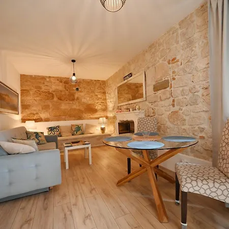 George Apartment